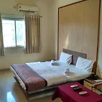 Jayshree Executive Restaurant & Lodge